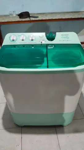 Di jual mesin cuci 2 tabung kapasitas 9kg