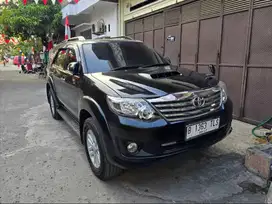 Toyota Fortuner G VNT Turbo Diesel 2.4 Matic AT Tahun 2014 Hitam, 2013