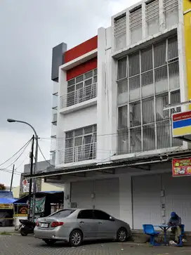 DIJUAL Ruko di Jalan raya Taman Royal