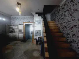 Ruko dua lantai dan kost-kostan pinggir jalan dekat binjai mall