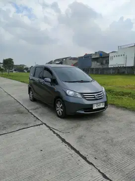 Honda Freed psd metik 2010 Mobil bekas murah