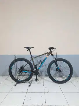 POLYGON PREMIER 4 TAHUN 2022