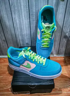Nike Air Force 1 LV