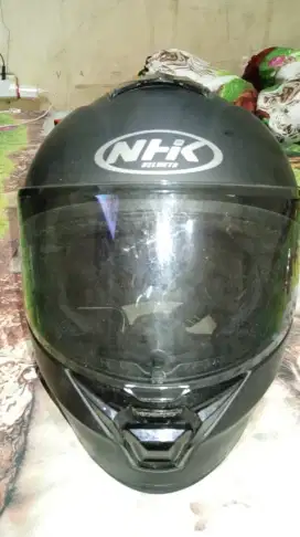 Helm NHK warna hitam