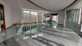 DIJUAL RUMAH MEWAH GRAHA FAMILI / FAMILY MODERN SPEC BOULEVARD AREA
