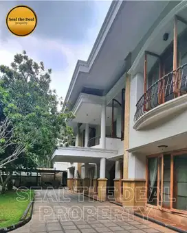 Disewakan Rumah Luas di Senopati/SCBD/Selong Jakarta Selatan STD550