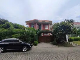 DIJUAL RUMAH MEWAH GRAHA FAMILI / FAMILY AMERICAN CLASSIC RAYA CLUSTER