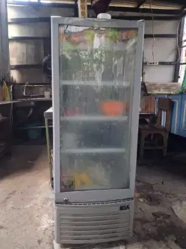 Jual showcase mrek RSA layak pake masih bgus n dingin