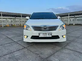 Innova V Luxury 2012