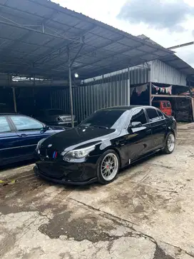 BMW 523i 2006 Bensin