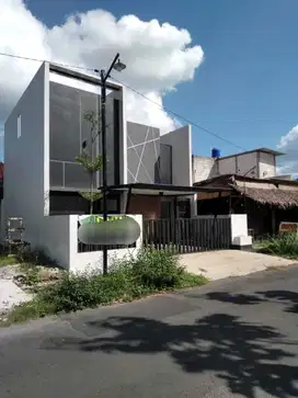 Rumah Baru Siap Huni Tamanmartani Dekat LPMP