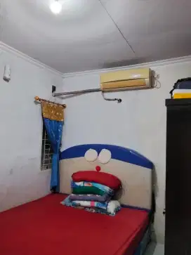 Dijual kasur+dipan+lemari besar+ lemari plastik