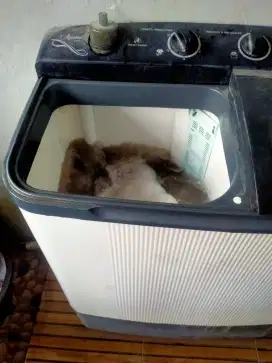 Dijual mesin cuci+ jemuran