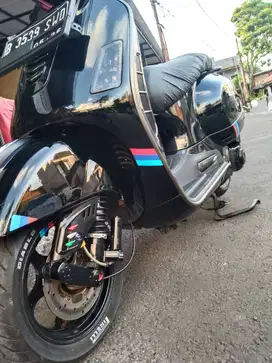 Vespa gts 150 3v tahun 2016