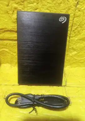 Seagate Slim Plus 2TB External Hard Drive HDD.Second Normal (700 Nego)