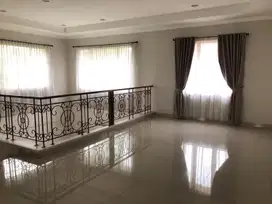 Rumah Emerald Mension Lippo Cikarang Siap Pakai
