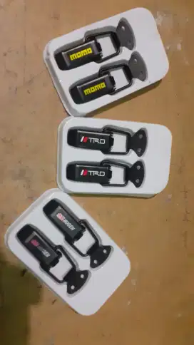 Klip bumper mobil