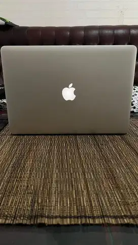 Macbook Pro 2015 15 inch 1TB Silver Ex Garansi Resmi iBox