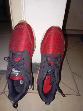 Sepatu Pria/wanita merek League