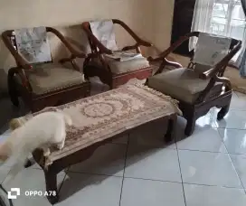 4 kursi +  1 meja tamu