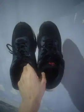 Sepatu Diadora Hitam + Box. Cowok/Cewek