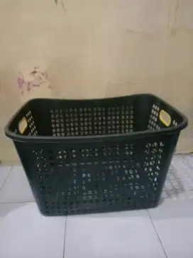 keranjang baju.