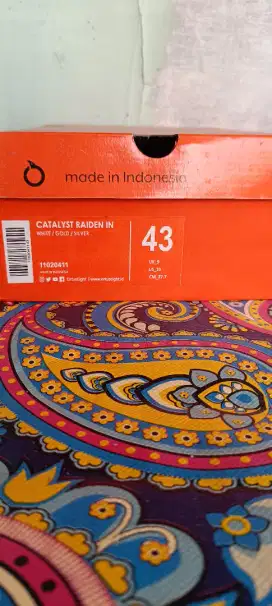 Sepatu futsal ortus