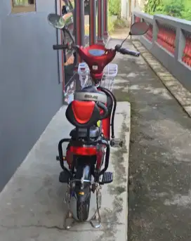 Sepeda listrik merk SELIS