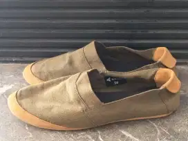 Sepatu Sneakers Brodo