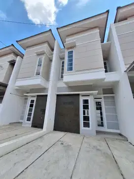 Rumah 2 lantai Ready Stok Di jalan benda raya Pamulang