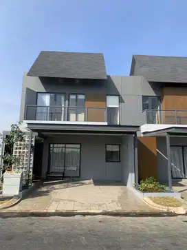 Rumah berfasilitas summarecon cluster ivora
