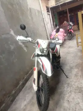 Motor viar cross x200 cc