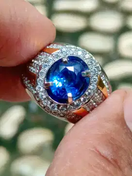 Batu blue sapphire similiar royal blue srilanka with memo