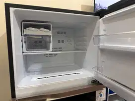 Preloved POLYTRON Kulkas 2 Pintu Belleza Jumbo 220 Ltr PRW 23MNX