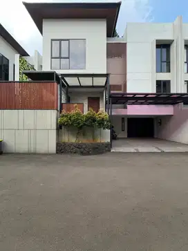 FULLY FURNISHED & SIAP TOWNHOUSE DI CILANDAK