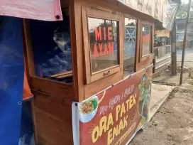 Grobak bakso dan mie ayam