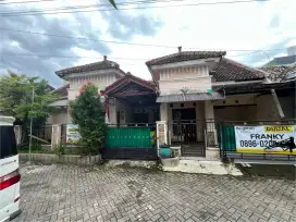 Strategis! Rumah Depan Fak Kedokteran UB Sigura Gura