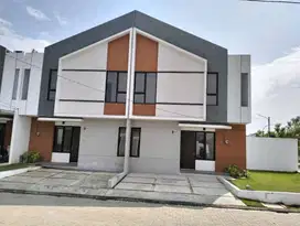 DI Jual Rumah 2 Lantai Posisi Hoek