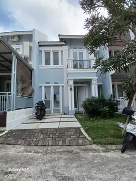 Dijual cepat rumah dua lantai di cluster sentul city