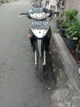 Di jual Santai aja.Velek resng Suzuki Smas Tahun 2005 surat2. lengkap.