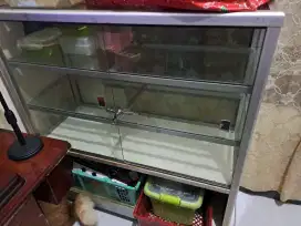 Etalase kaca 1 meter
