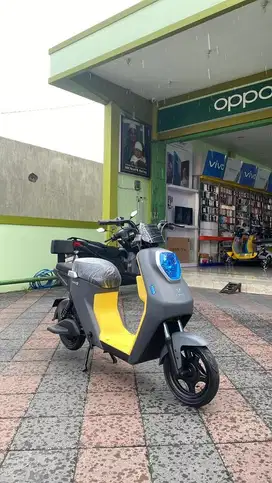 SEPEDA LISTRIK UWINFLY