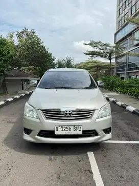 Toyota Grand Innova E 2013