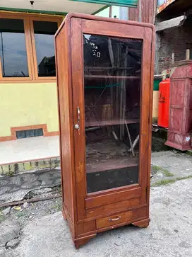 Lemari jati lawasan bahan tebel istimewa