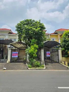 TURUN HARGA dijual rumah cantik 9x20 di taman semanan indah, jakarta
