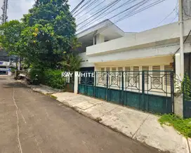 Dijual Rumah Zona Komersil, Jl. Cempaka Putih Tengah