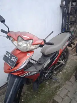 Dijual Honda Revo tahun 2009