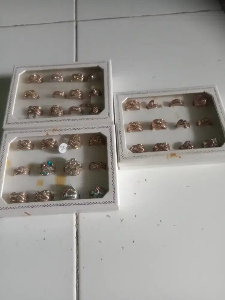 Jual perhiasan untuk wanita