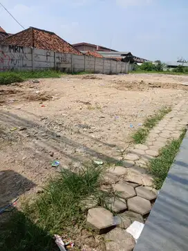 Disewakan Lahan Dengan Bangunan Kecil Di Cileungsi. Kabupaten Bogor