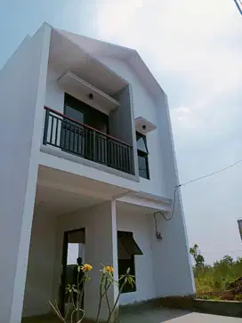 RUMAH RASA VILLA 2 LANTAI SEJUK DEKAT STASIUN KCIC PADALARANG BANDUNG